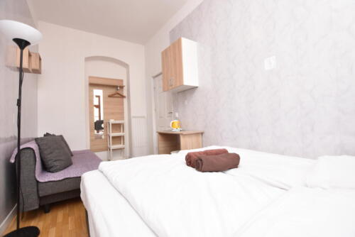 City Central Hostel Wrocław - pokój prywatny, wspólna łazienka. ul. Igielna 40, Wrocław Rynek. 