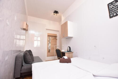 City Central Hostel Wrocław - pokój prywatny, wspólna łazienka. ul. Igielna 40, Wrocław Rynek. 