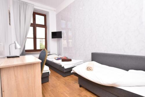 City Central Hostel Wrocław - pokój prywatny, wspólna łazienka. ul. Igielna 40, Wrocław Rynek. 