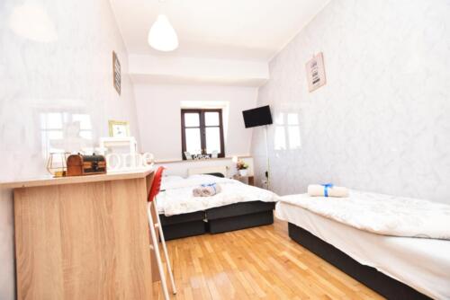 City Central Hostel Wrocław - pokój prywatny, wspólna łazienka. ul. Igielna 40, Wrocław Rynek. 